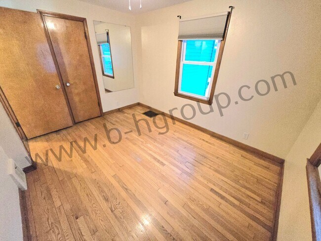 Building Photo - 5412 41st Ave