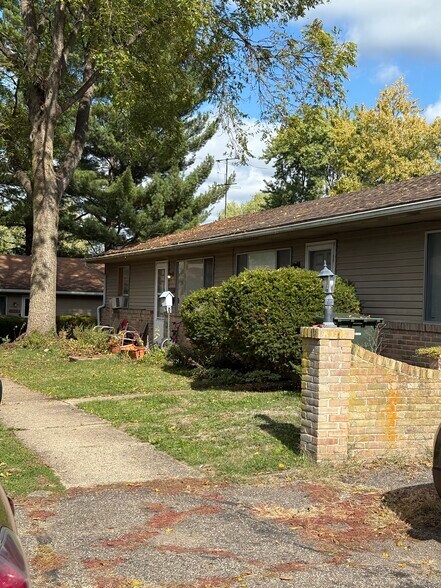 Front - 1619 38th St NW