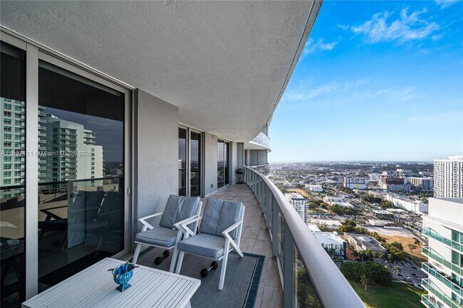 Building Photo - 488 NE 18th St