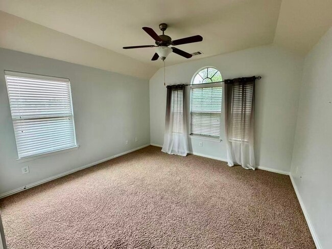 Building Photo - 12106 Coldwater Cove Ln
