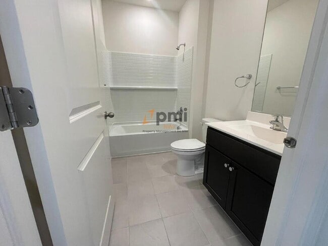 Building Photo - 7717 W 105th Pl