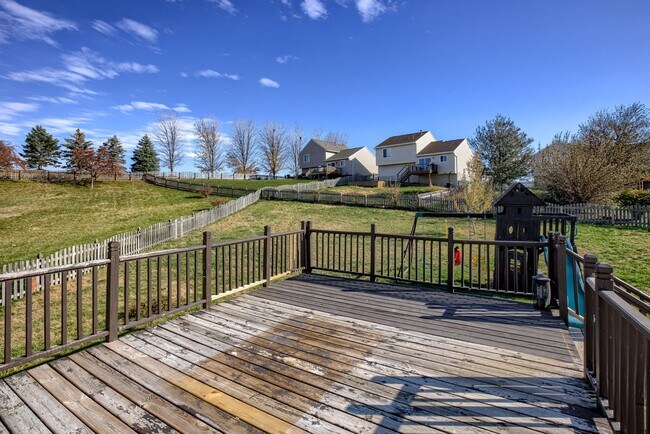 Building Photo - 15405 Fillmore Cir