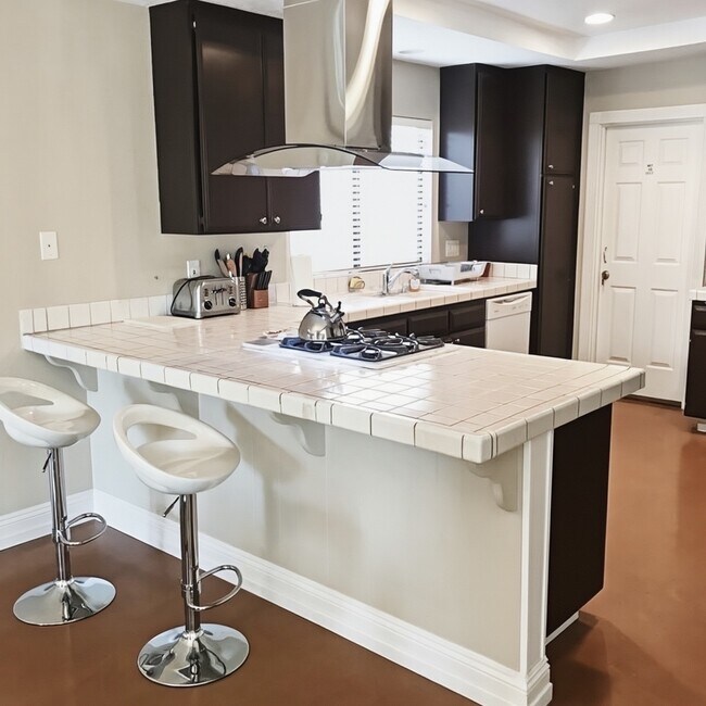 Building Photo - 27500 Avenida Quintana