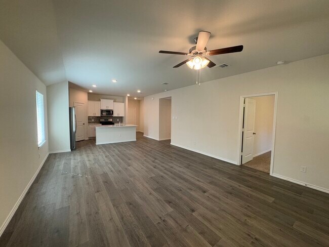 Building Photo - BRAND NEW 4-Bedroom Home in Lindale!