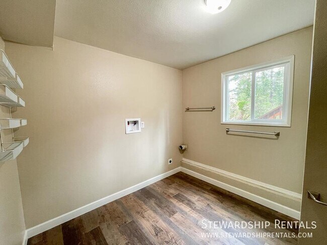 Building Photo - 3620 SE 36th Cir