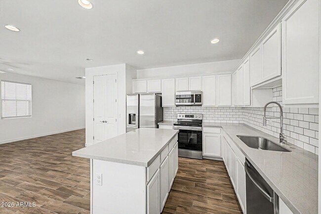 Building Photo - 5516 S Dillon Cir