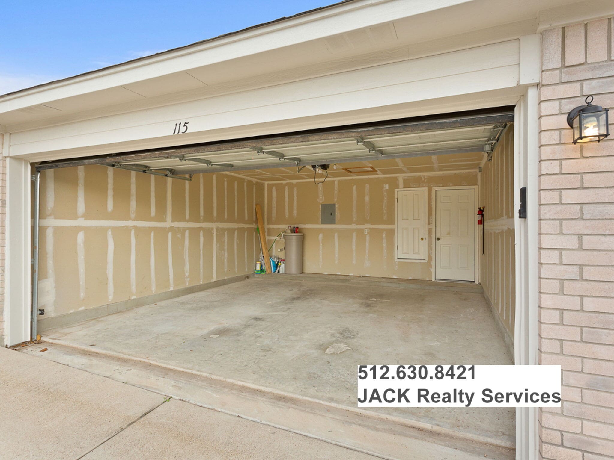 Building Photo - 115 Bell Meadows Dr