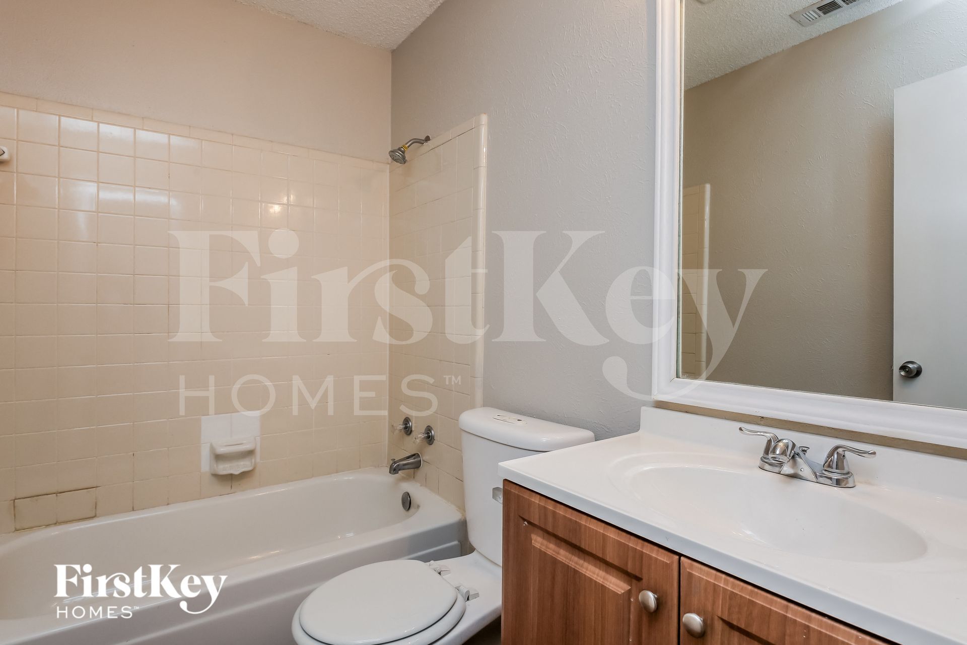 Building Photo - 2525 Butterfield Dr