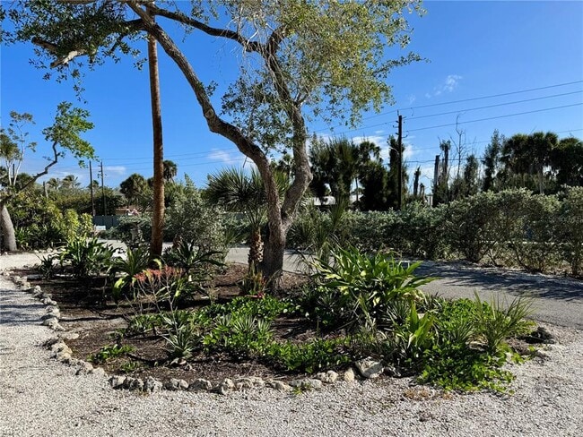 Building Photo - 7372 Melaleuca Way