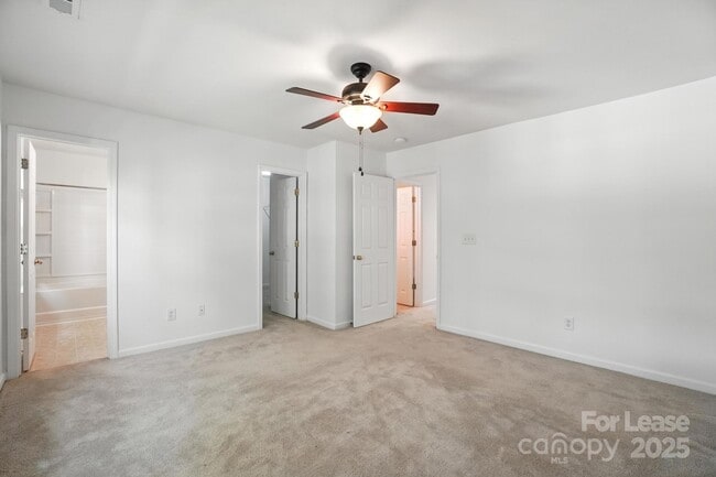 Building Photo - 15554 Stronvar House Ln