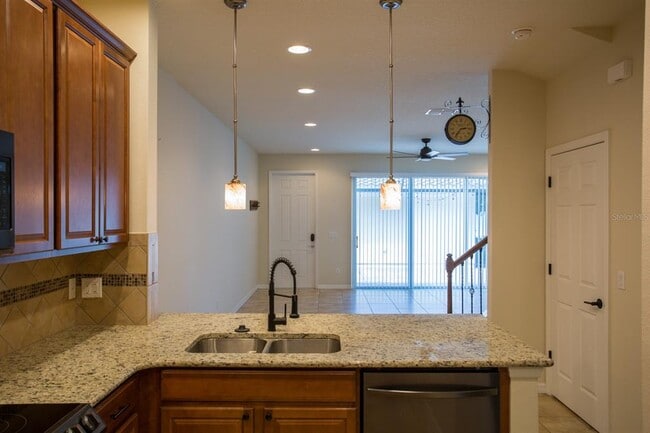 Building Photo - 12105 Breda Ln