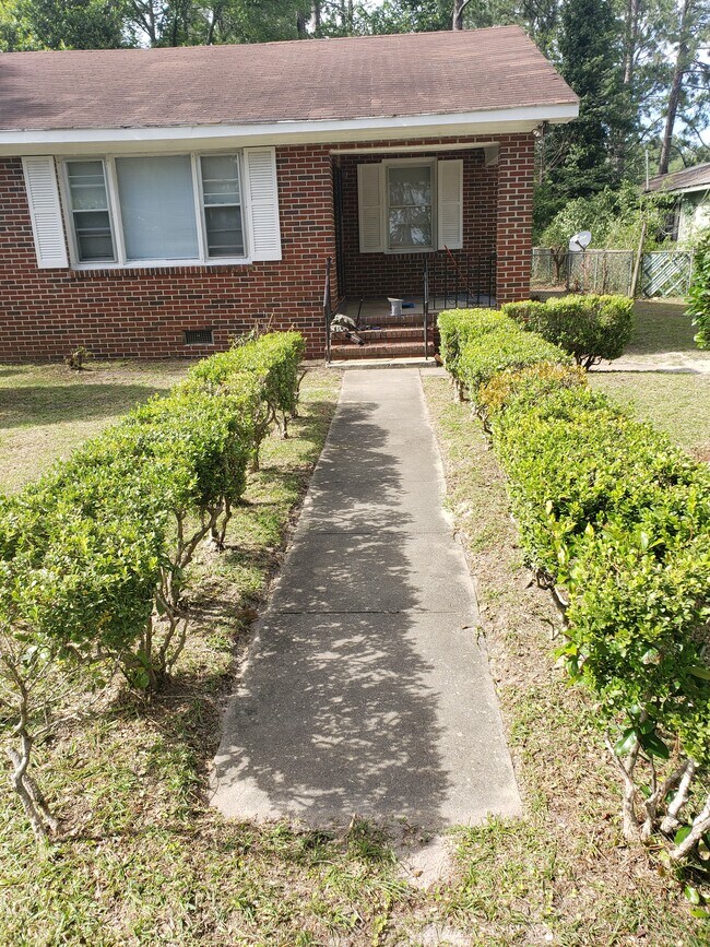 Building Photo - 903 Jefferies Ave