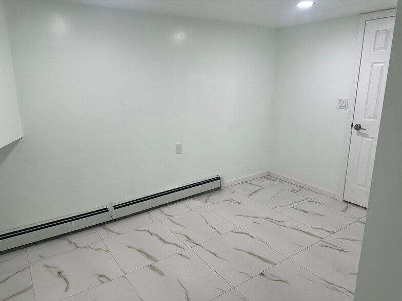 Bedroom 1 - 8260 166th St