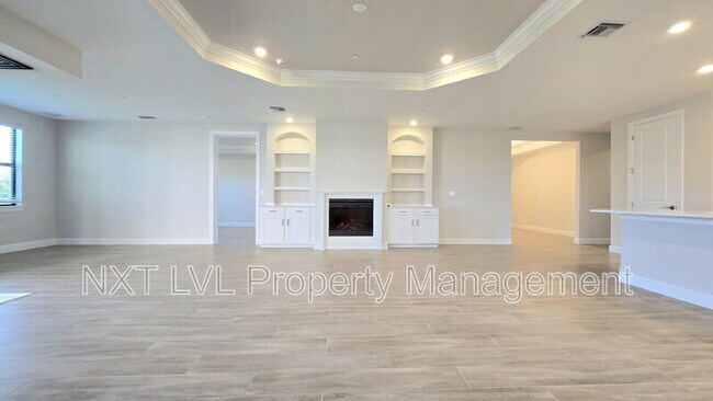 Building Photo - 15319 Lucerna St