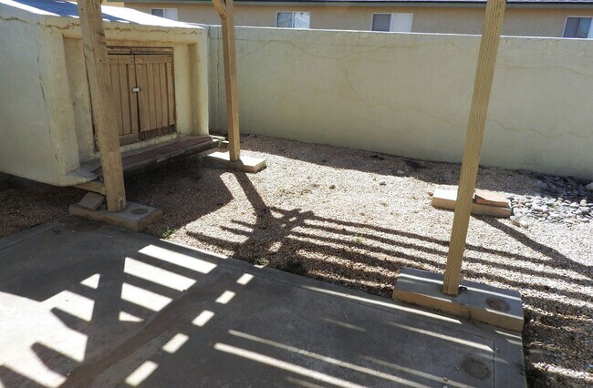 Building Photo - K-1014