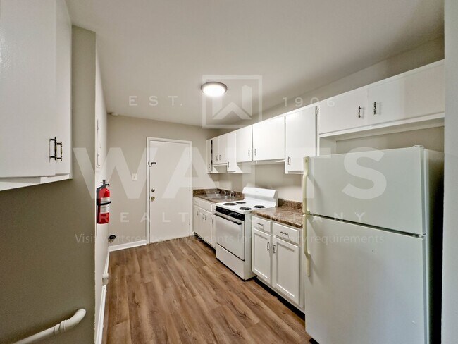 Building Photo - 953 5th St