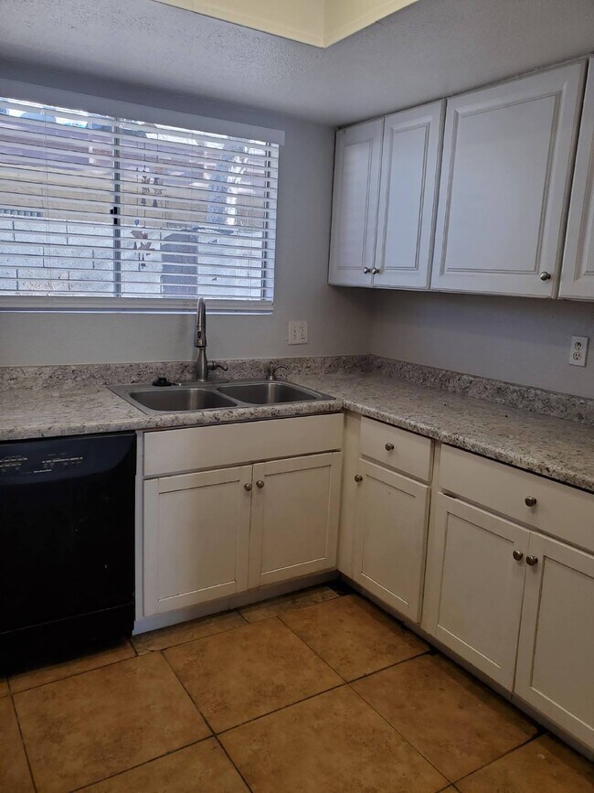 Building Photo - 3346 W Harmont Dr