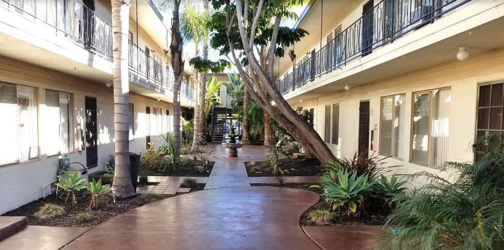 Building Photo - The Palms