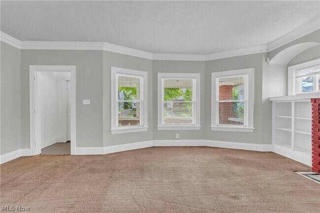 Building Photo - 3652 E 153rd St
