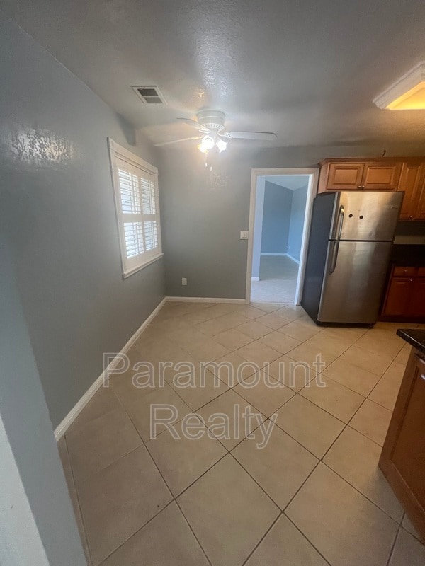 Building Photo - 974 Coral Dr