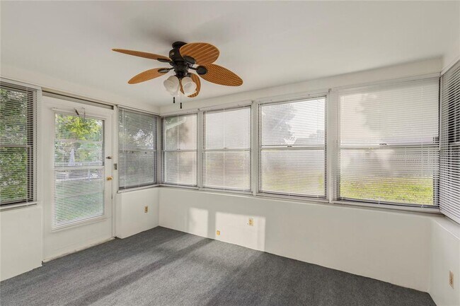 Building Photo - 1248 Lazy Lake Rd W