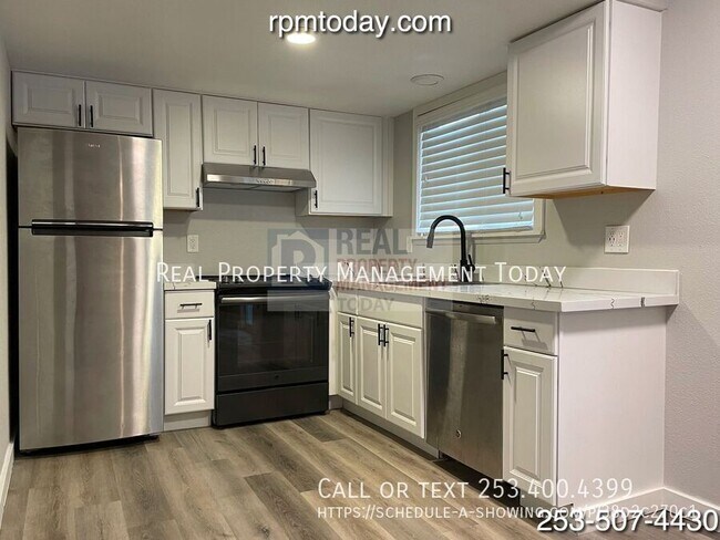 Building Photo - 6451 S Stevens St