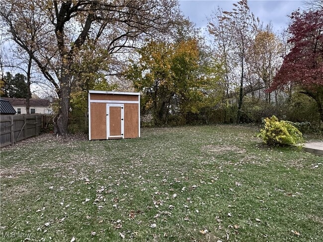 Building Photo - 1381 Dover Ave