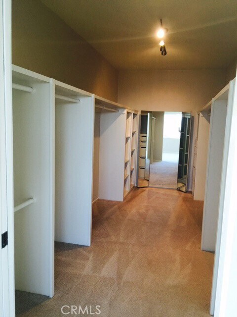 Building Photo - 14687 Deervale Pl