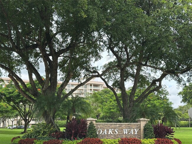 Building Photo - 3510 Oaks Way