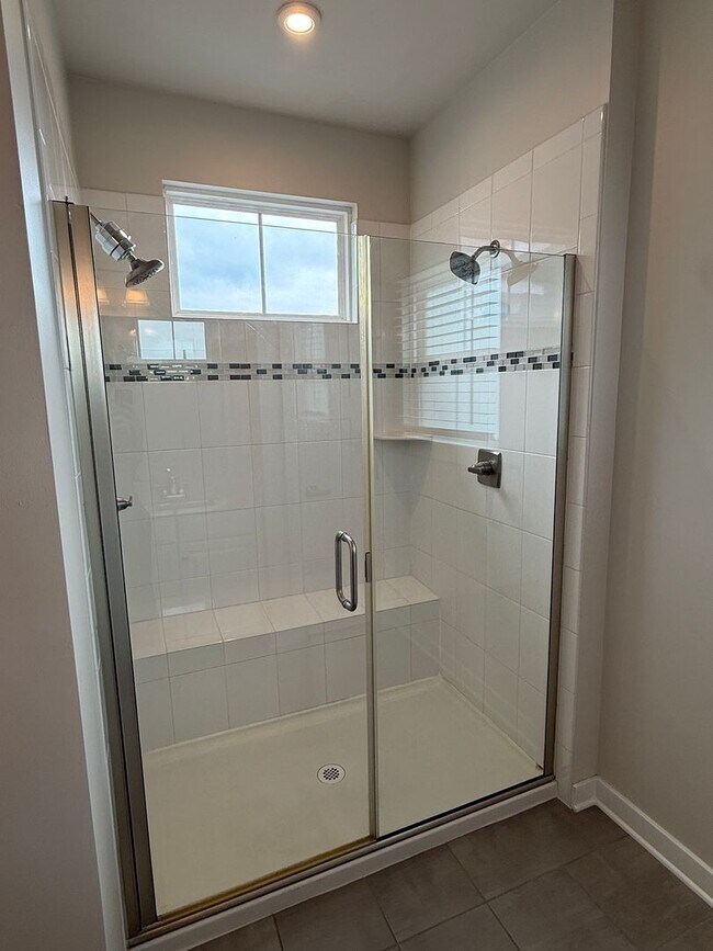 Building Photo - Stunning Greenleigh Home with 4 Bedrooms, 4.5 Baths & Designer Kitchen