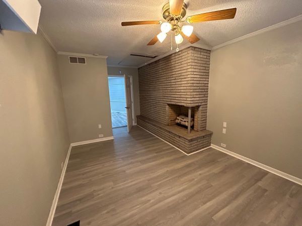 Building Photo - Lenoir City 3bd/2.5ba brick ranch with lar...
