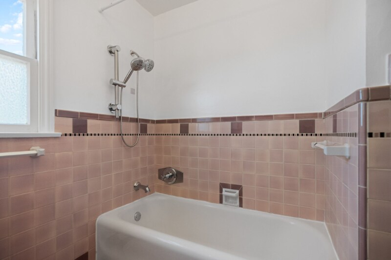 Building Photo - 848 17th St