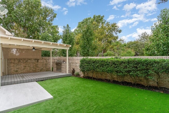 Building Photo - 17732 Windflower Way