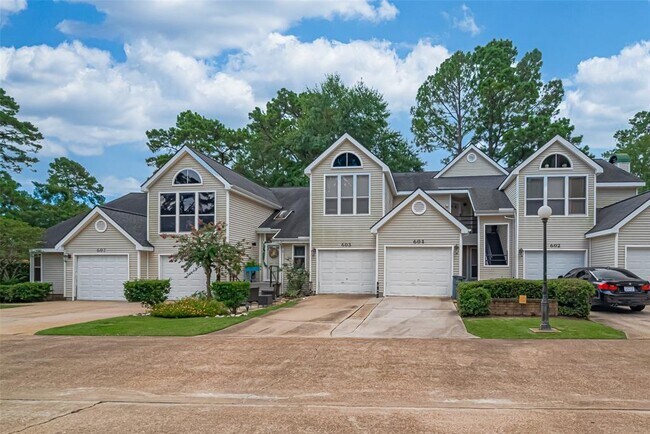 Primary Photo - 3315 Golden Trails Dr