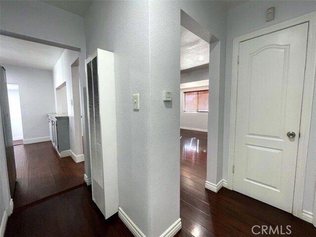 Building Photo - 1341 W School St