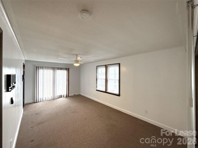 Building Photo - 3628 Brooks Ln