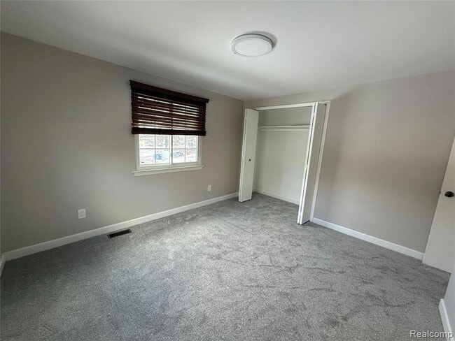 Building Photo - 21141 E Glen Haven Cir