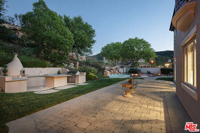 Building Photo - 4130 Prado De Los Caballos