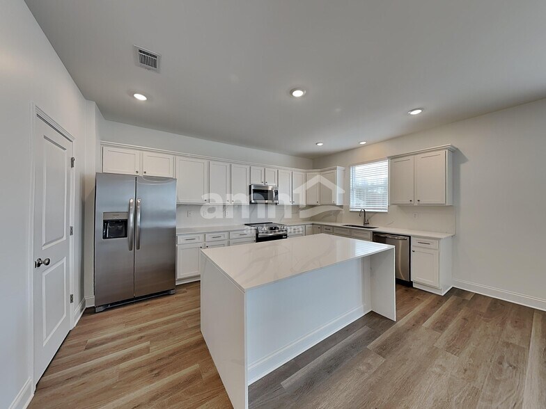 Building Photo - 347 Hickory Pointe Rd