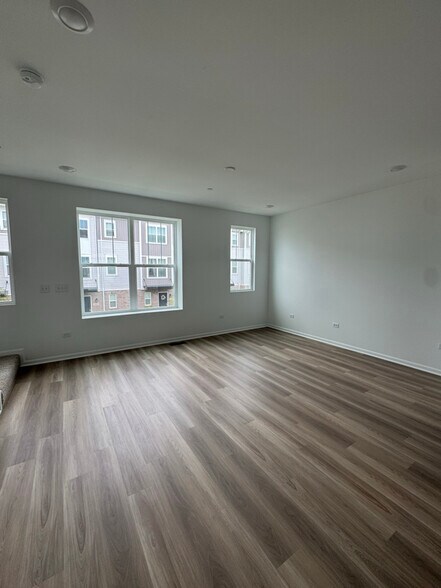Building Photo - 1490 Blaine St