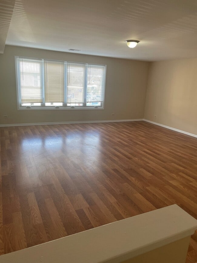 Building Photo - 5753 W Higgins Ave