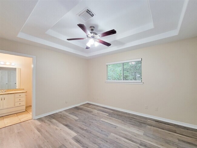 Building Photo - 12700 Royal Green Dr