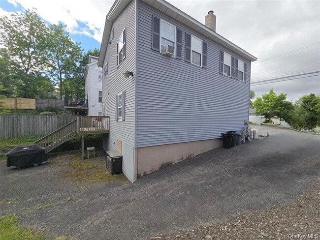 Building Photo - 174 Clinton St