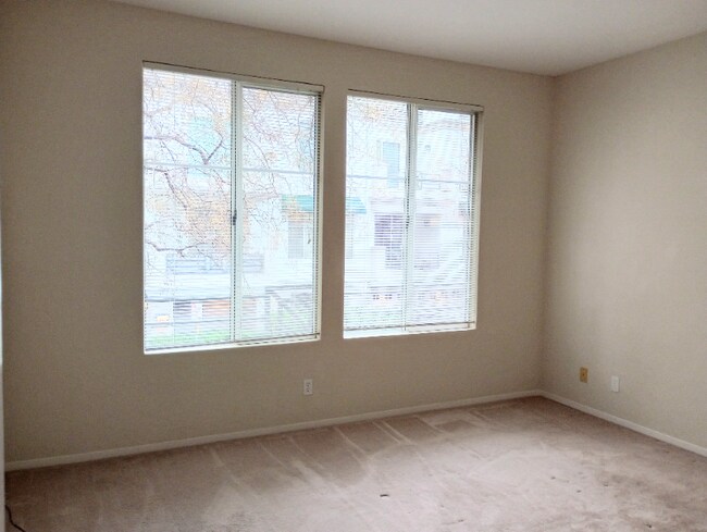 Building Photo - 455 Navaro Way