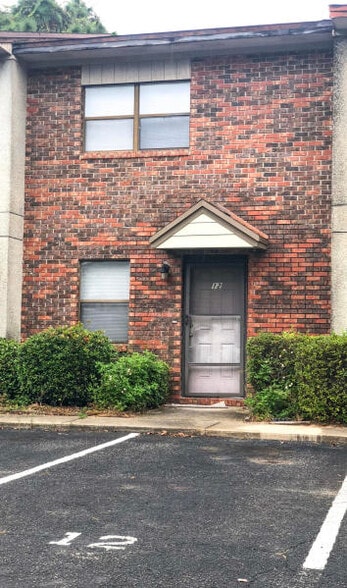 Building Photo - 696 Tyner St