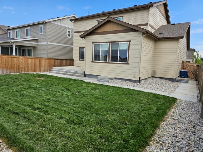 Building Photo - 10869 Wooden Pole Dr
