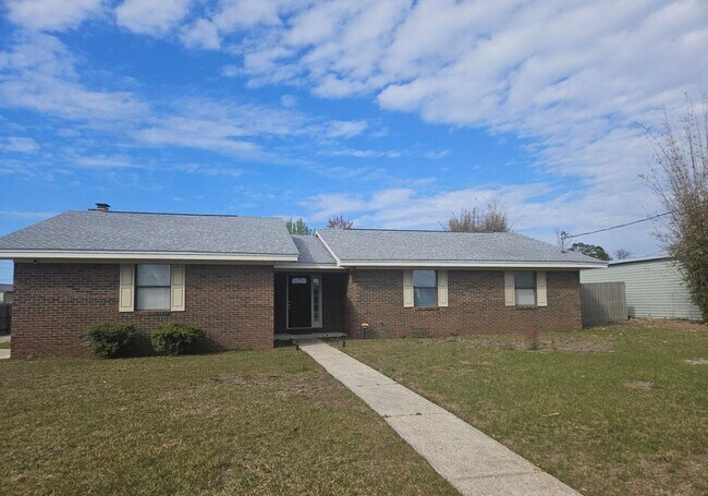 Building Photo - Adorable move-in ready home 3 bedroom 2 bath