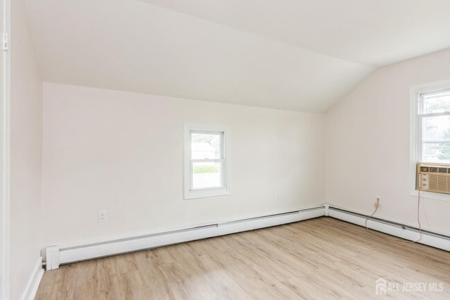 Building Photo - 176 Manalapan Rd