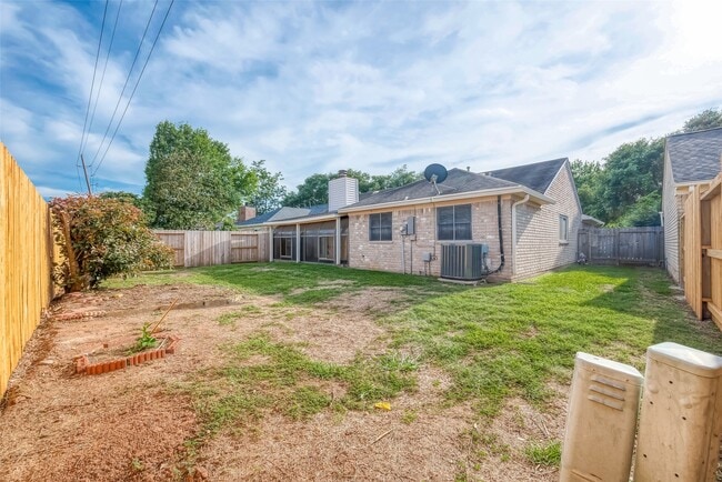 Building Photo - 3231 E Heatherock Cir