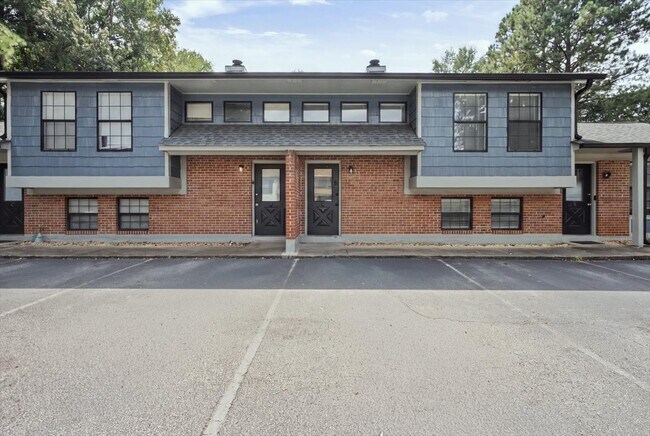 Building Photo - 1205 Natchez Trce SW